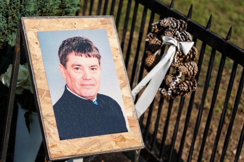 Van még lejjebb: újabb kártérítés a gyilkosnak!