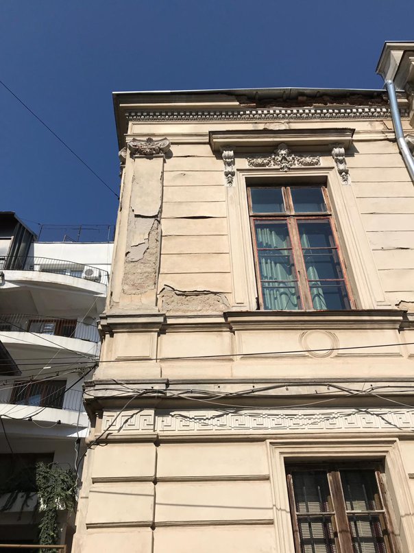 Sírva röhögünk: így néz ki a műemlékek restaurálásáért felelős román hatóság székháza