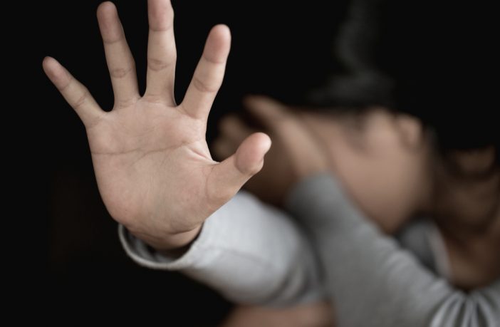 Németország: Két hónapos csecsemőt ejtett túszul az afrikai menekült