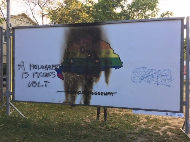 Felgyújtották a szivárványos Nagy-Magyarország térképet