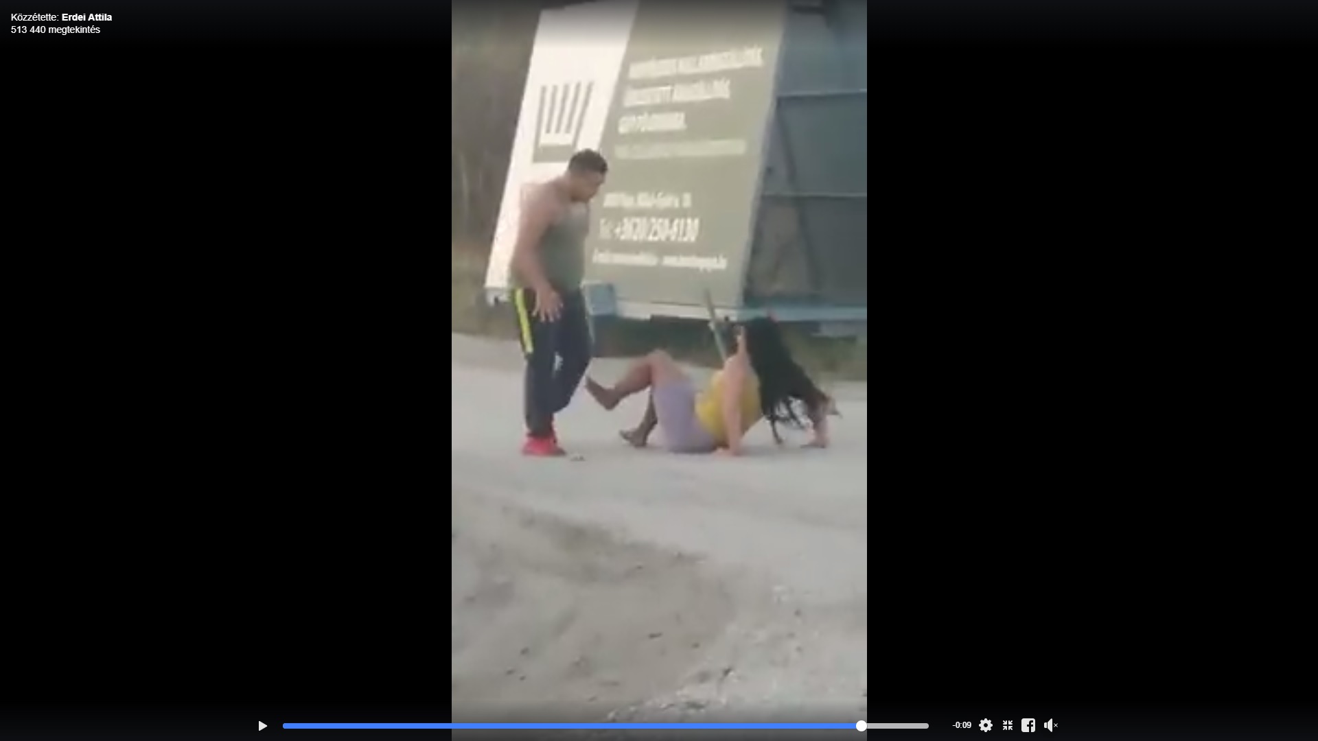 Hajánál fogva rángattak végig egy nőt Pápa közelében a 83-as főúton - videóval