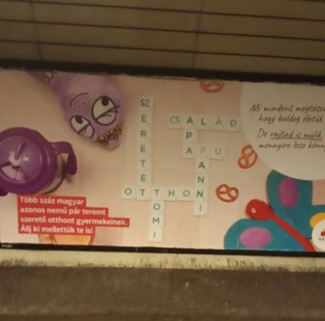 Folytatódik: Újabb LMBT plakát a budapesti metróban