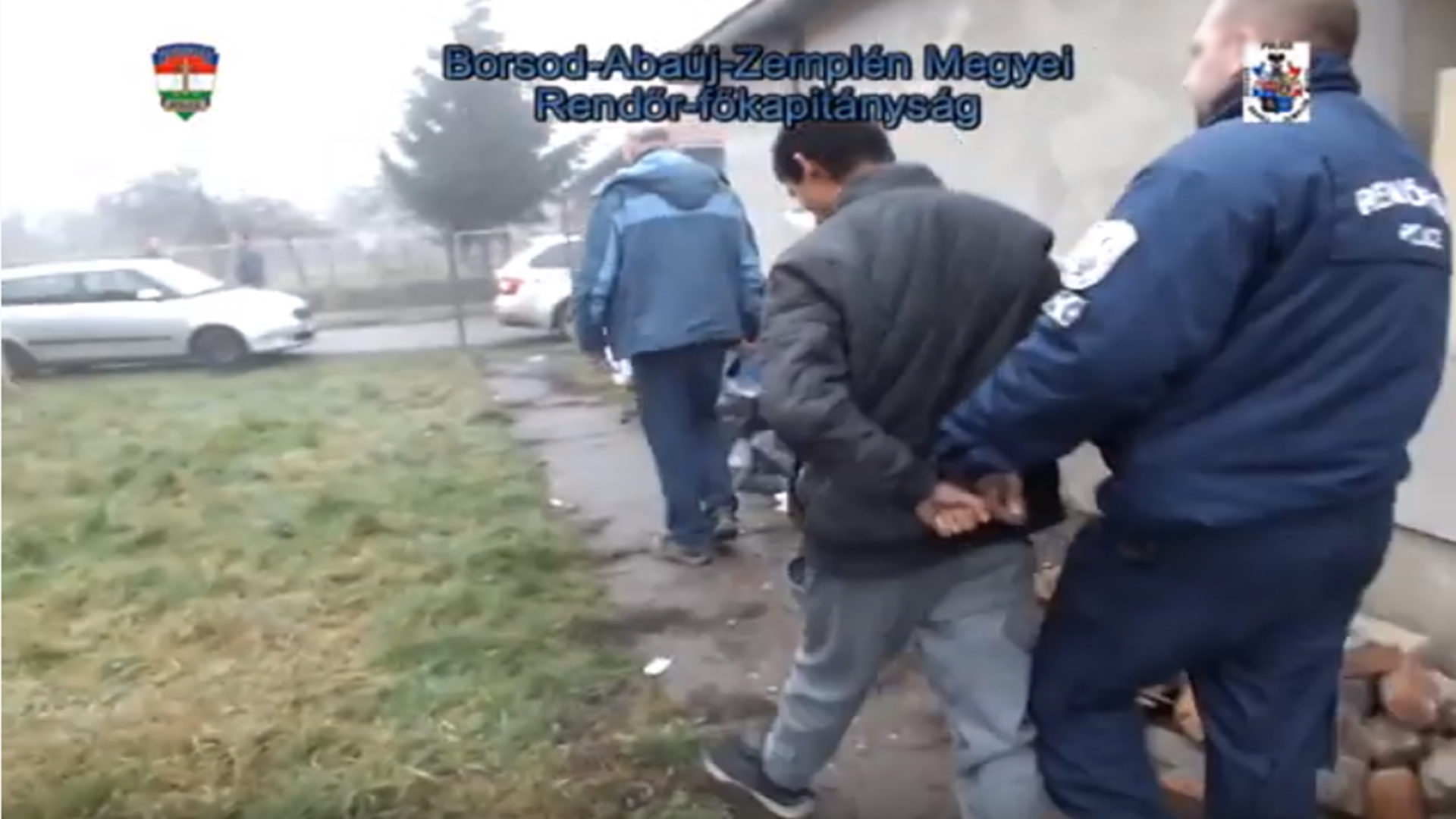 Fiatalok raboltak ki egy nőt Mezőkövesden