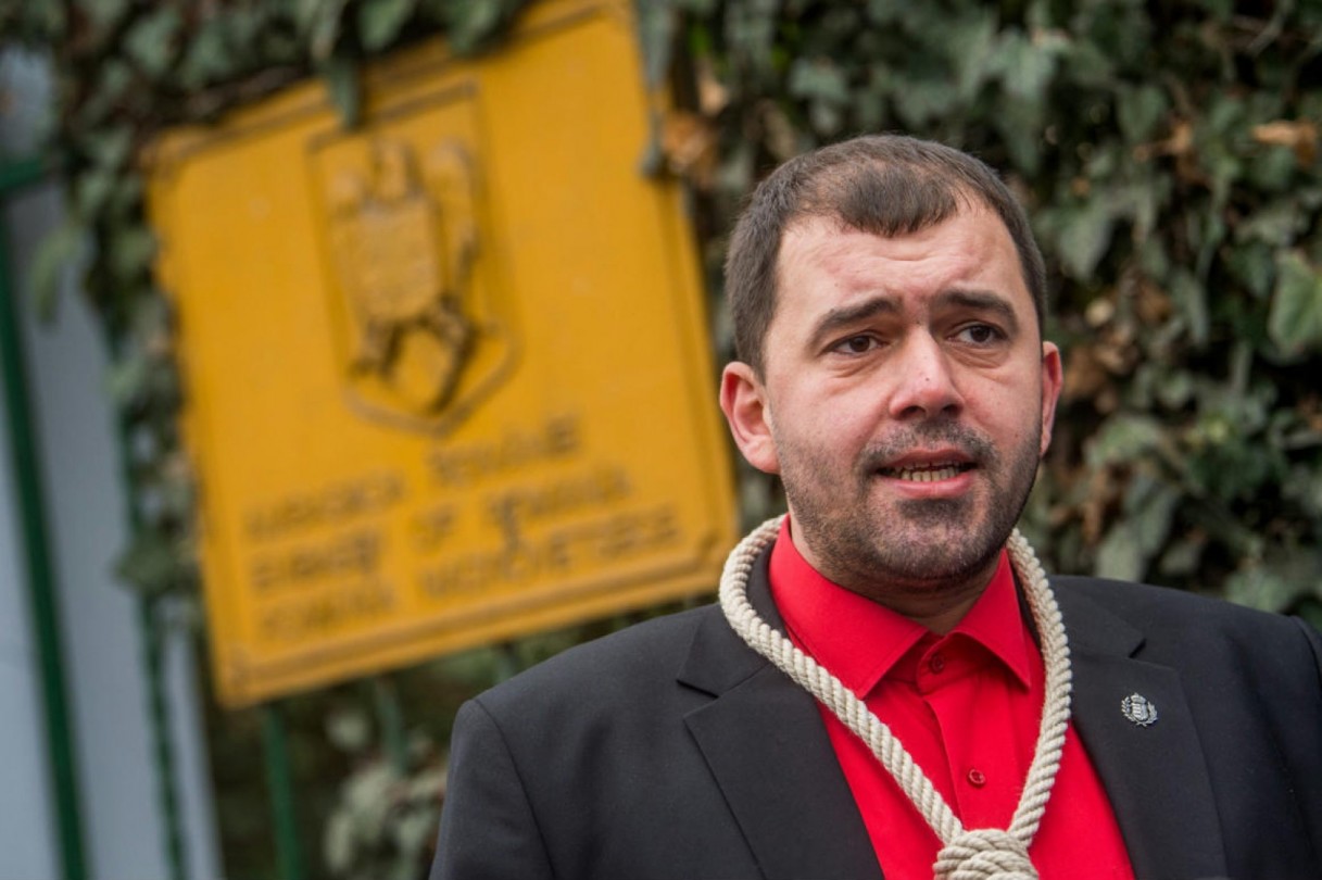 Szávay István a Jobbik egyik alapítója is kilépett