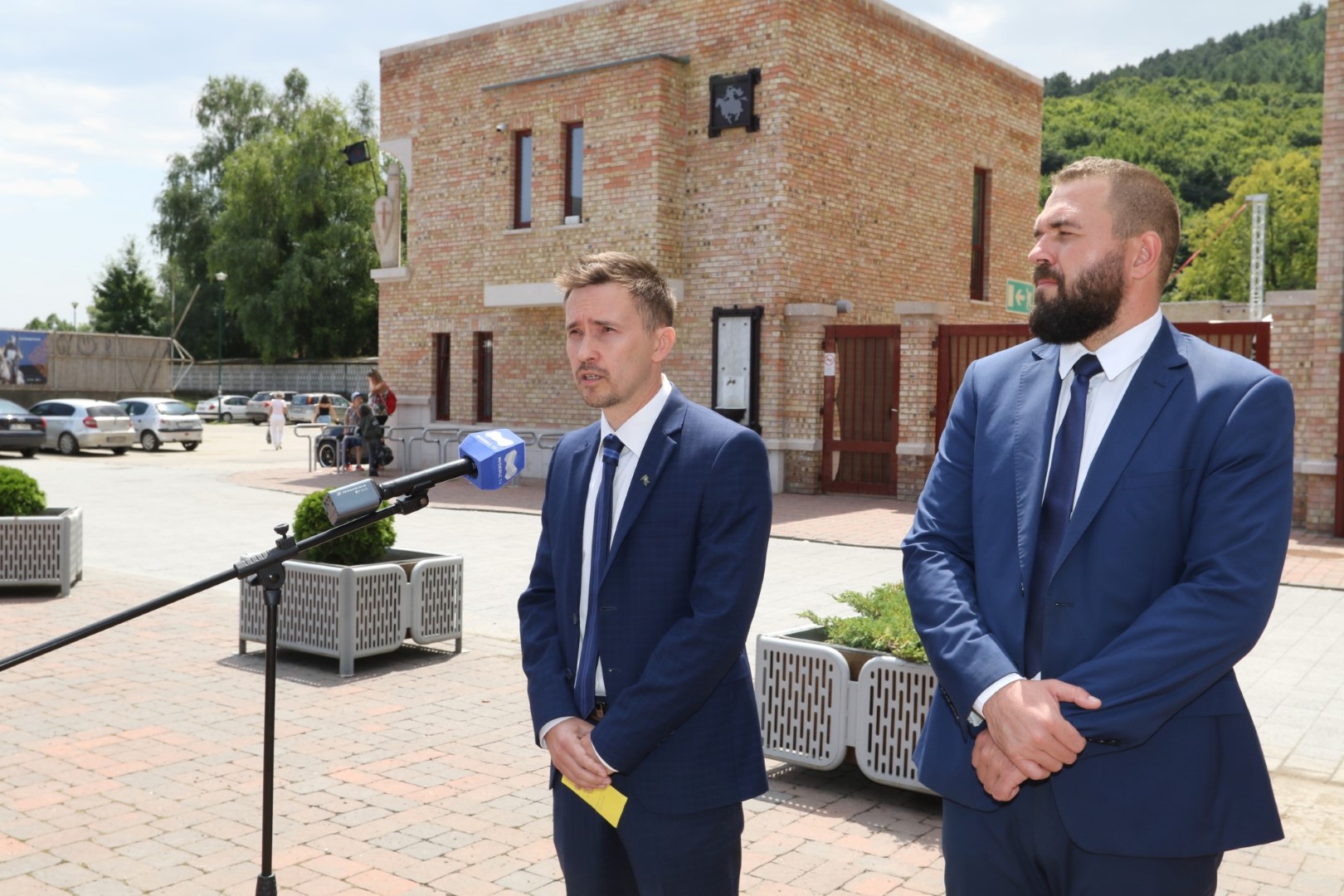 Elég volt az enyhe bírósági ítéletekből tanár, rendőr, mentős megtámadása esetén