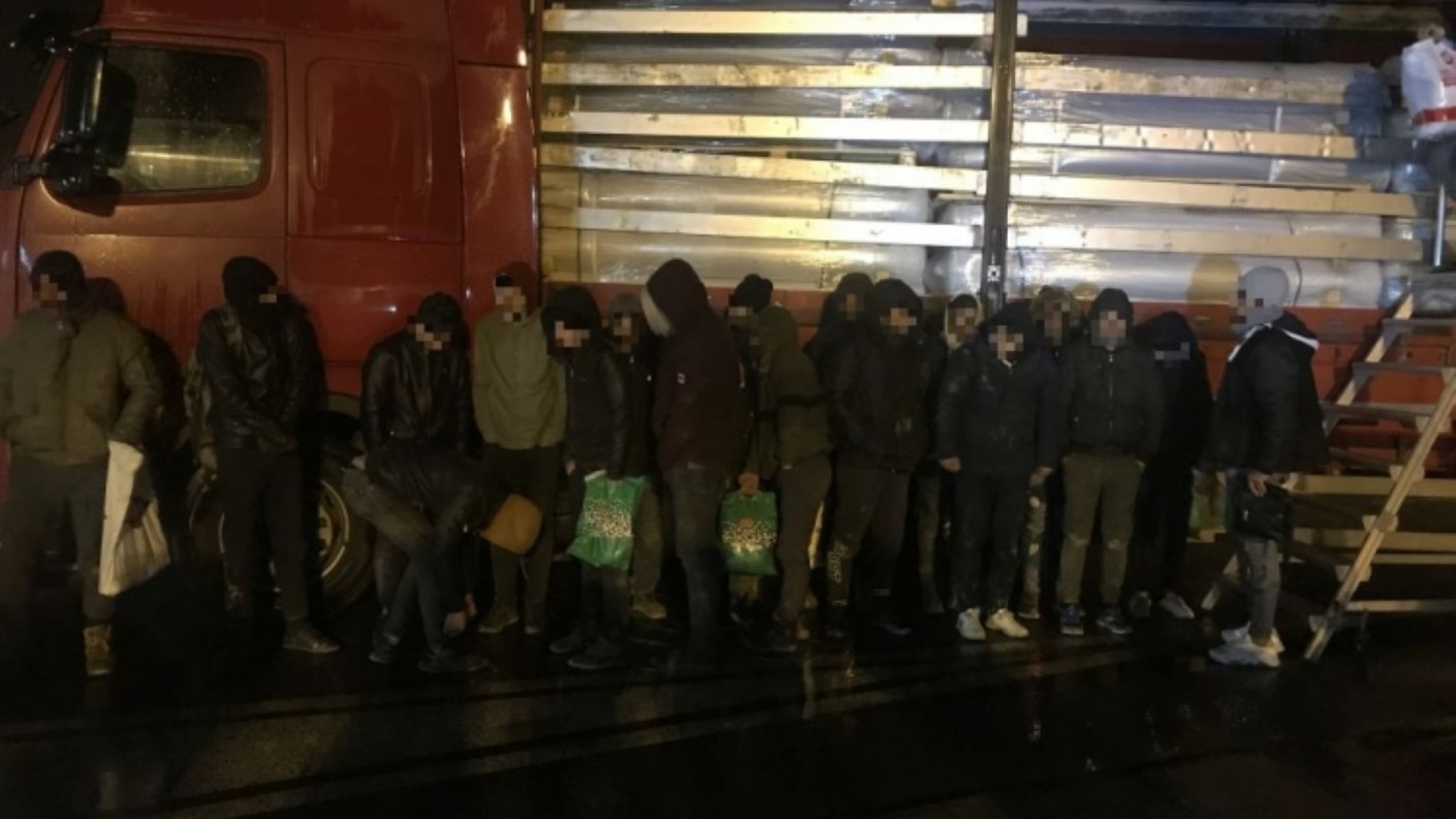 A magyar határon is megkezdődött a mozgolódás
