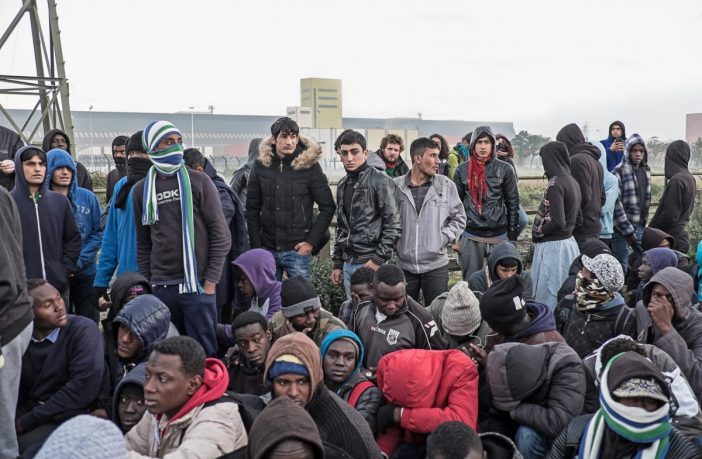Ötszázötven illegális migráns ért partot az Egyesült Királyságban