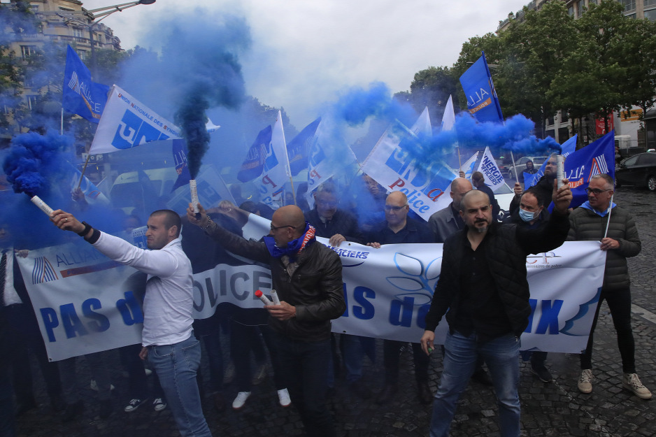 Egyre dühösebbek a francia rendőrök, szerintük a belügyminisztérium nem támogatja őket