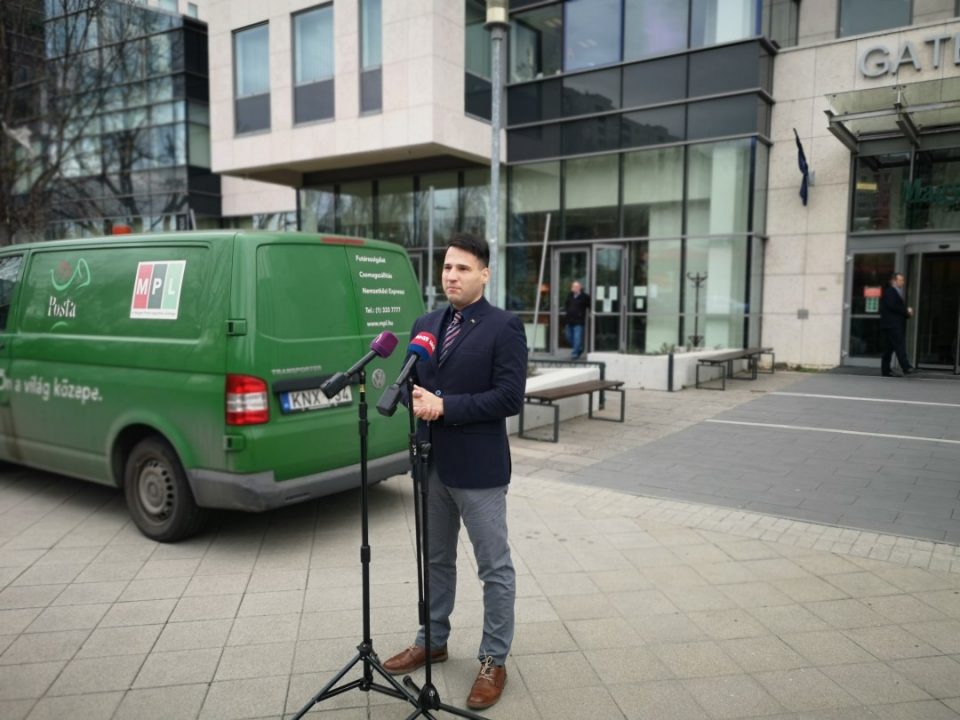 A Mi Hazánk a bankármentalitás helyett a tradíciókat hozná vissza a postára