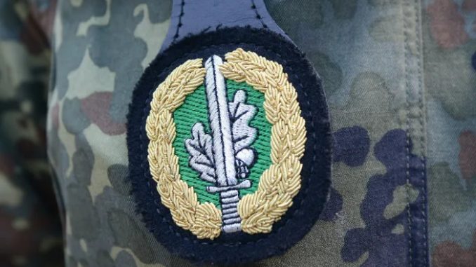 Szélsőjobboldaliság vádjával feloszlatták a Bundeswehr különleges erőinek egyik századát