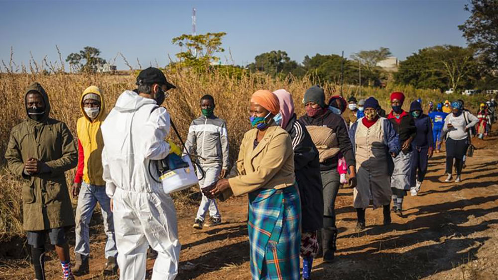 Több mint tízezer egészségügyi dolgozó kapta el a vírust Afrikában