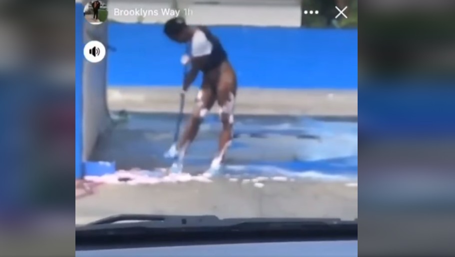 Benzinkúton fürdött, eltérő "kulturális szokások"? (videó)