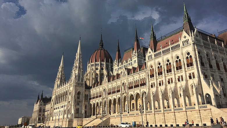 Folytatják a honatyák