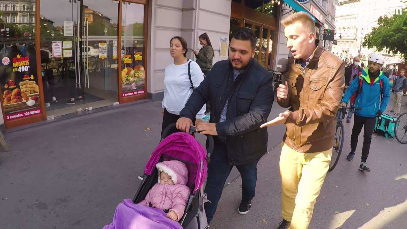 "Szégyeljék el magukat, gusztustalan emberek"