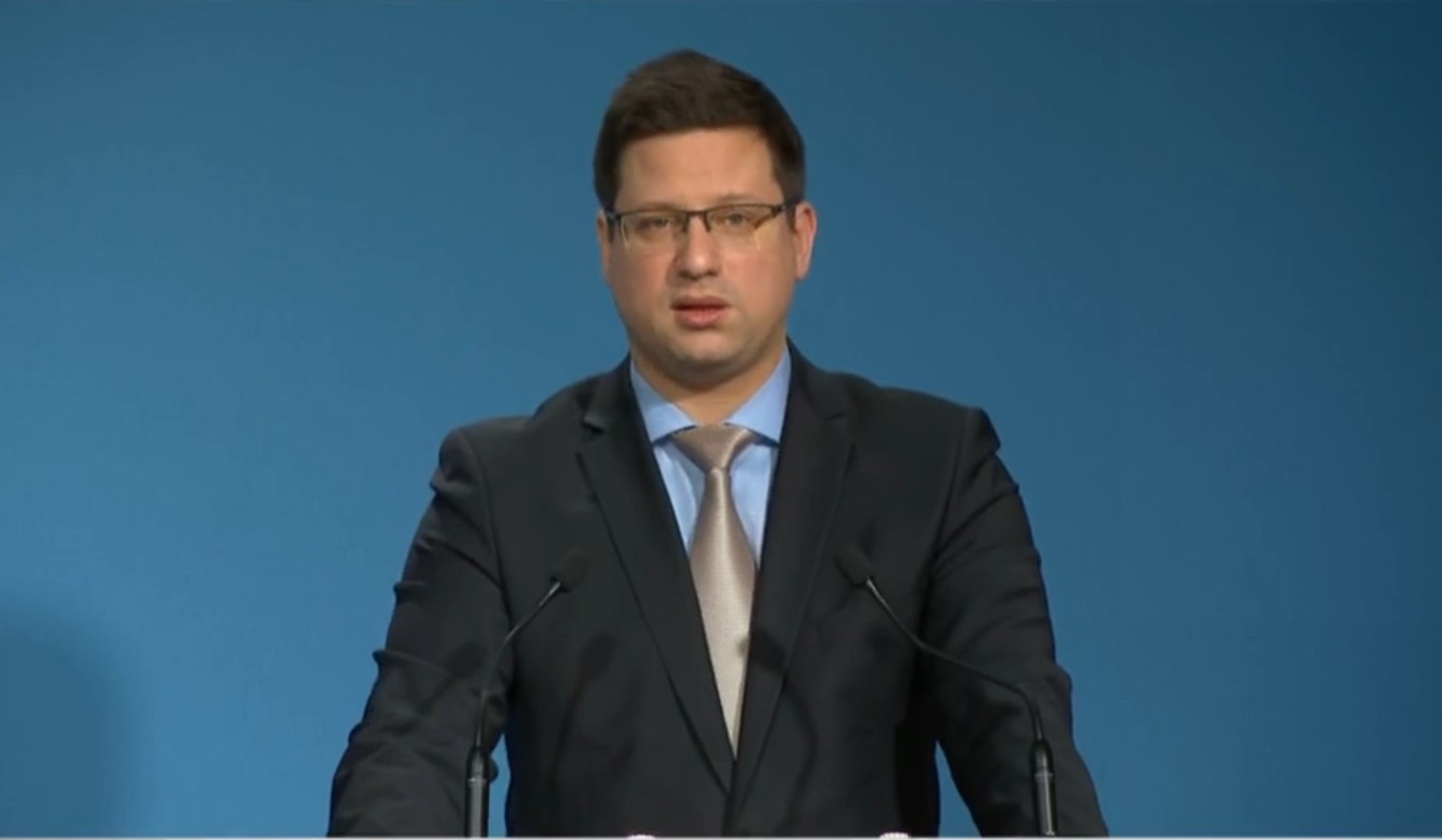 Gulyás: Az oltási könyv fontos okirat lesz majd a tömeges oltást követő hónapokban