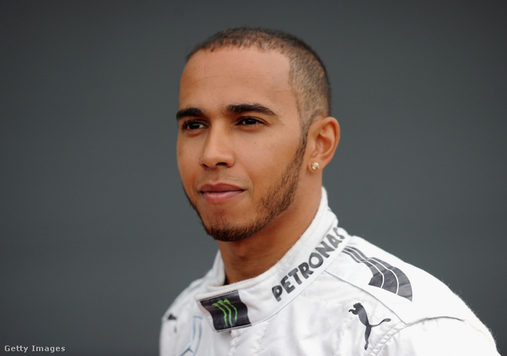 Nem szilveszteri vicc: Sir Lewis Hamilton