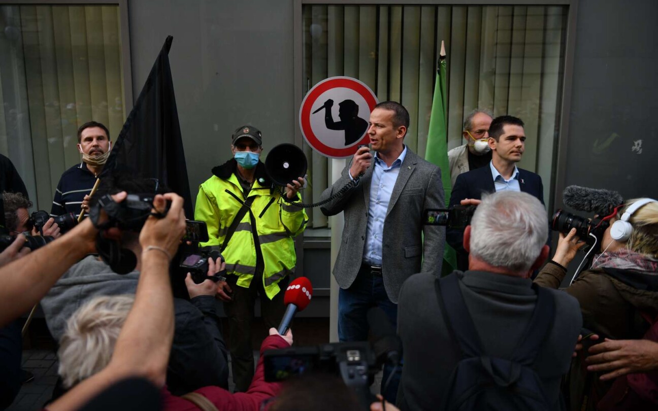 Toroczkait harminc napra akarták elzárni, mert a Deák téri áldozatokra emlékezett