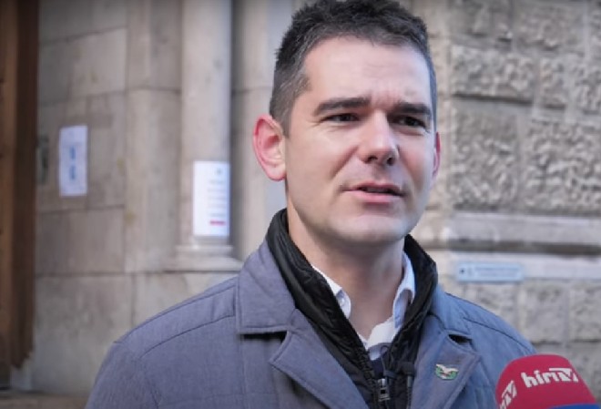Gárdistákat állítottak bíróság elé a Mi Hazánk Horthy-felvonulása miatt (videó)