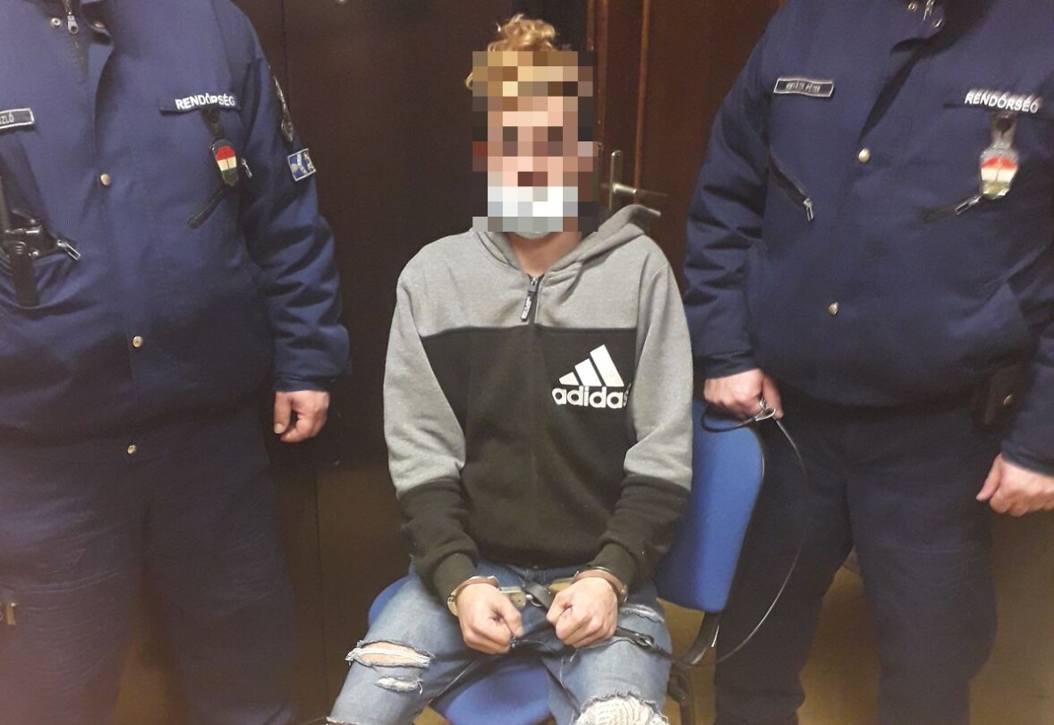Ököllel verte, sállal fojtogatta fogyatékkal élő áldozatát a "fiatal"