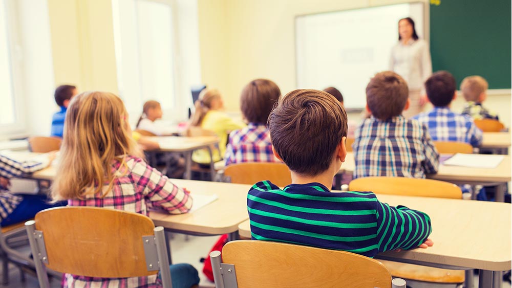 Hétőtől nyitnak az iskolák Romániában