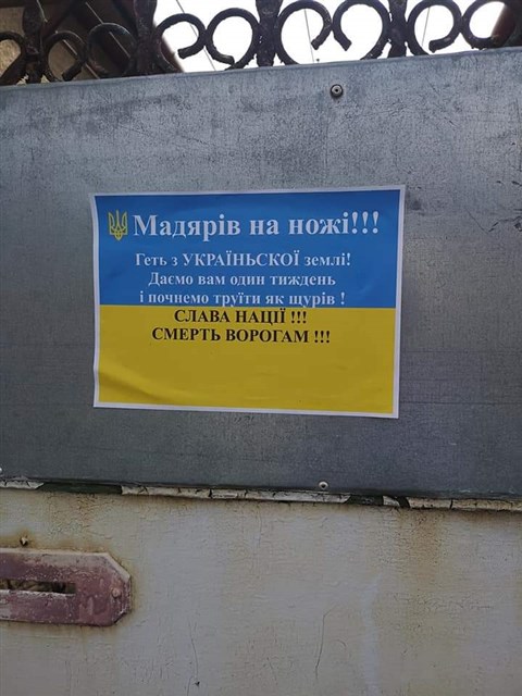 Magyarellenes falragaszok jelentek meg Kárpátalján