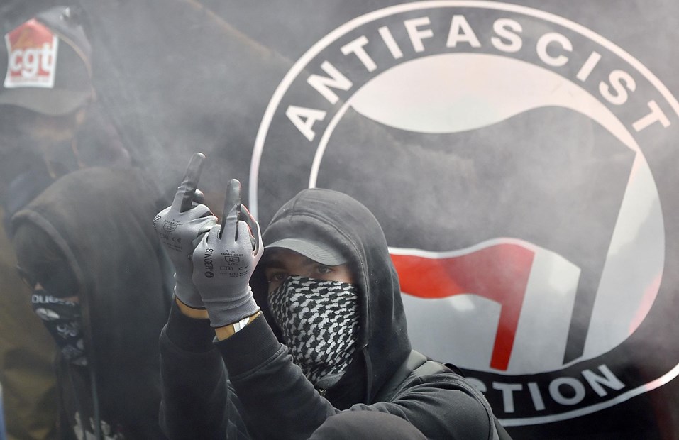 Az antifasiszta mozgalom betiltását követeli a Mi Hazánk