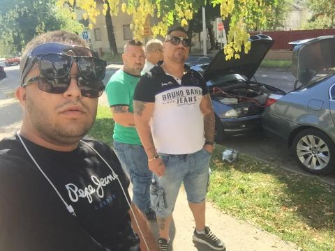 "Köszi tesóm, már van új autó"- üzeni az idős asszonyt elütő kocsiban ülő rejtett erőforrás