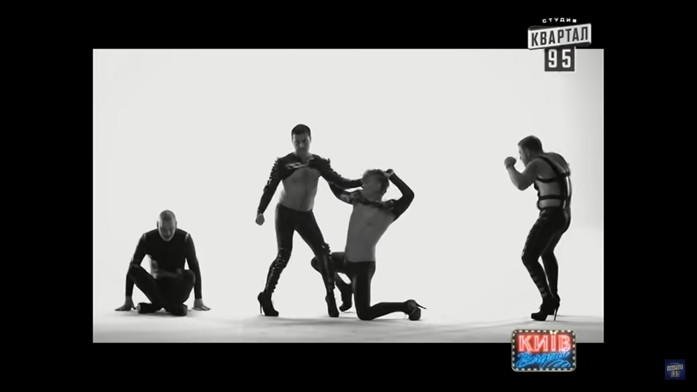 Íme az ukránok "nemzeti hőse" - Zelenszkij tűsarkúban vonaglik egy progresszívnek szánt videóban