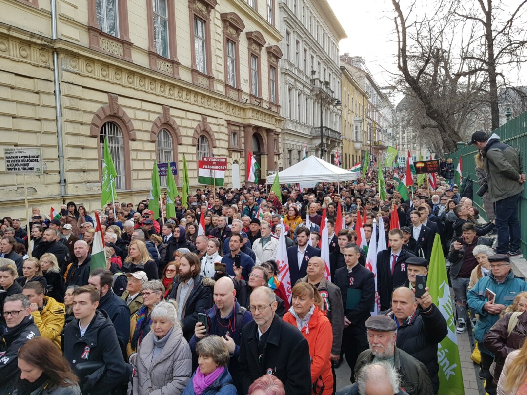 Élőben közvetítjük a Mi Hazánk március 15-i ünnepségét