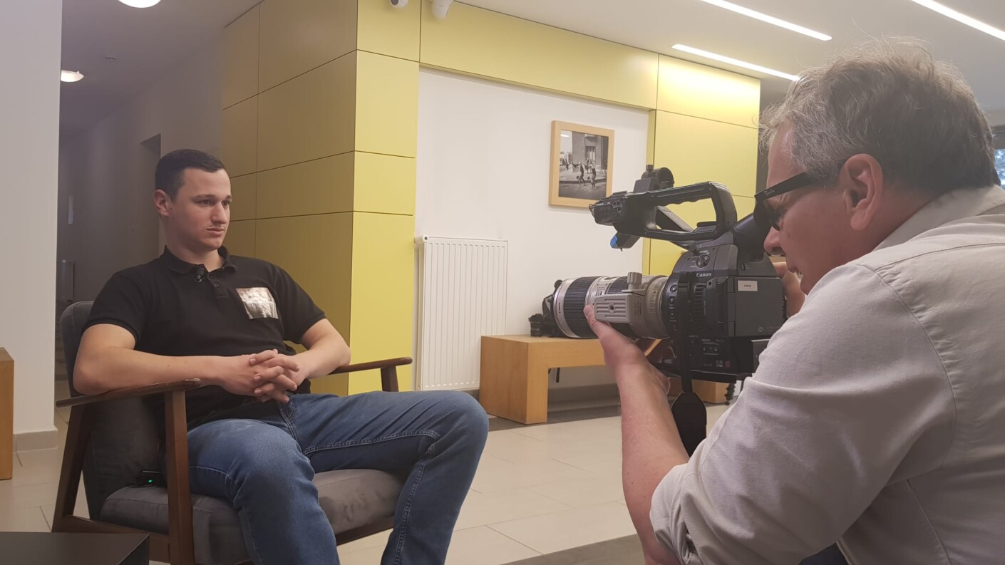 Egy olasz riporter a választás tétjéről kérdezte a Mi Hazánk Ifjainak elnökét