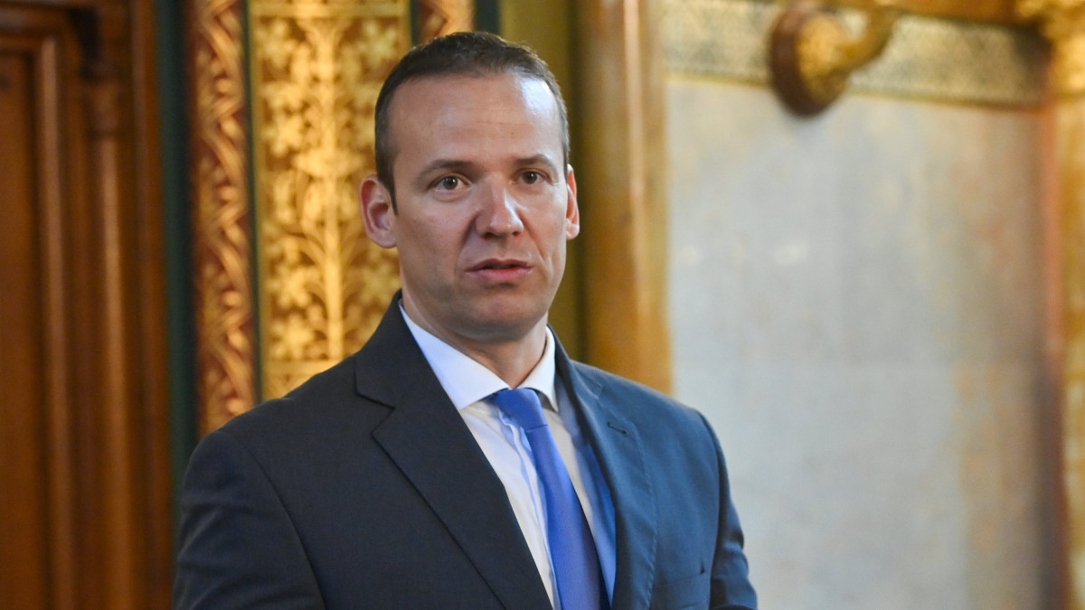 Toroczkai: a kormány bevezette a Mi Hazánk korábbi javaslatát, de saját oligarcháit továbbra sem adóztatja meg