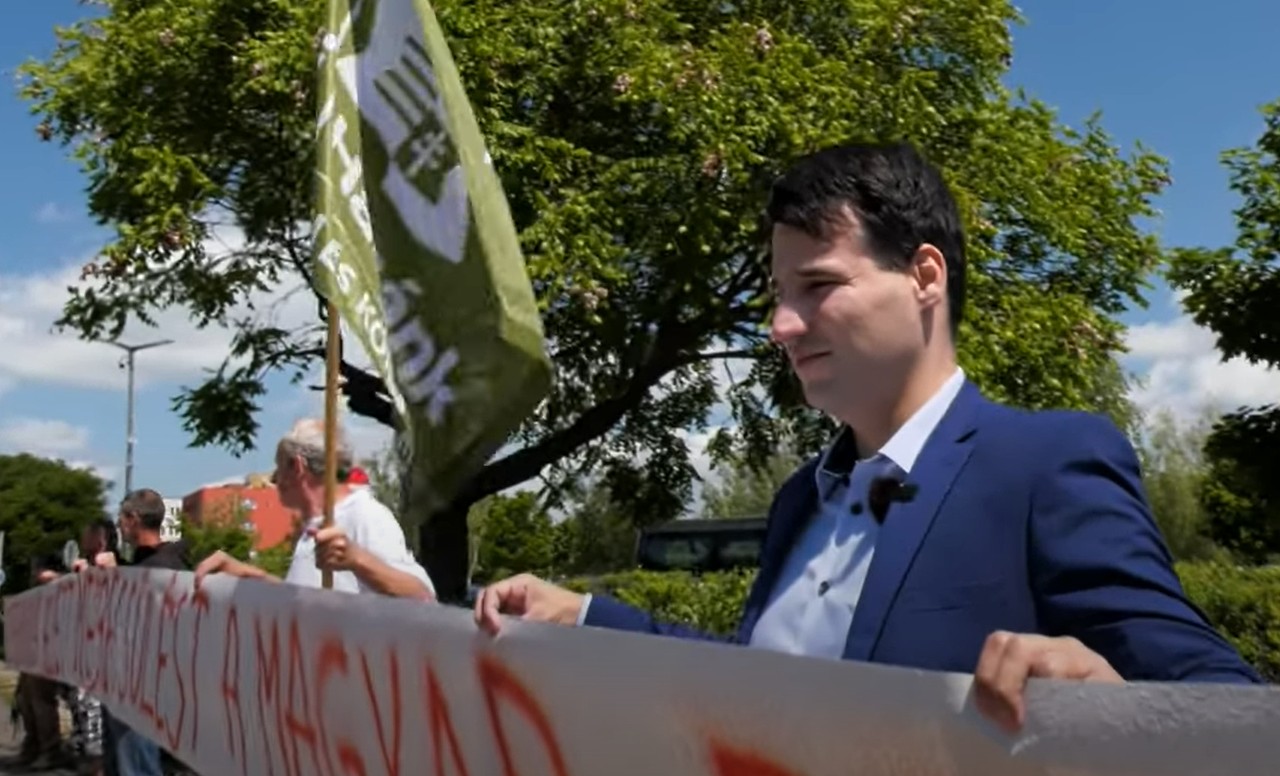 "Vendégmunkás helyett megbecsülést a magyar dolgozónak!"