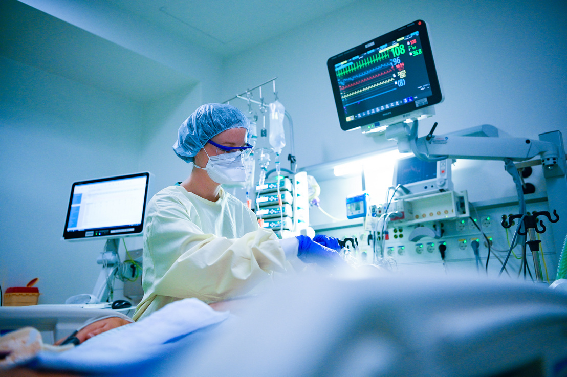 Döbbenet: műtéteket halasztanak el a koronavírus miatt