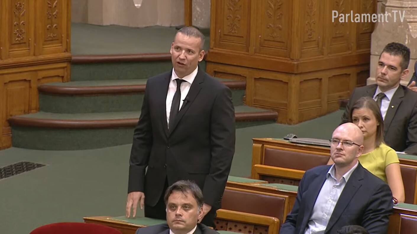 Toroczkai a Parlamentben: ez ad-hoc kormányzás és lelki hadviselés a magyarokkal szemben (videó)
