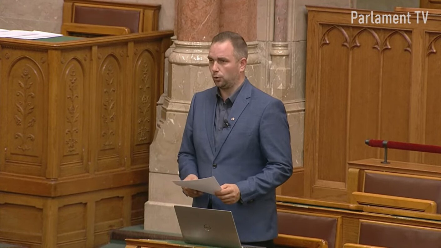 Rendőrsztori a Parlamentben - már konzervekkel is megvehetők az alulfizetett egyenruhások