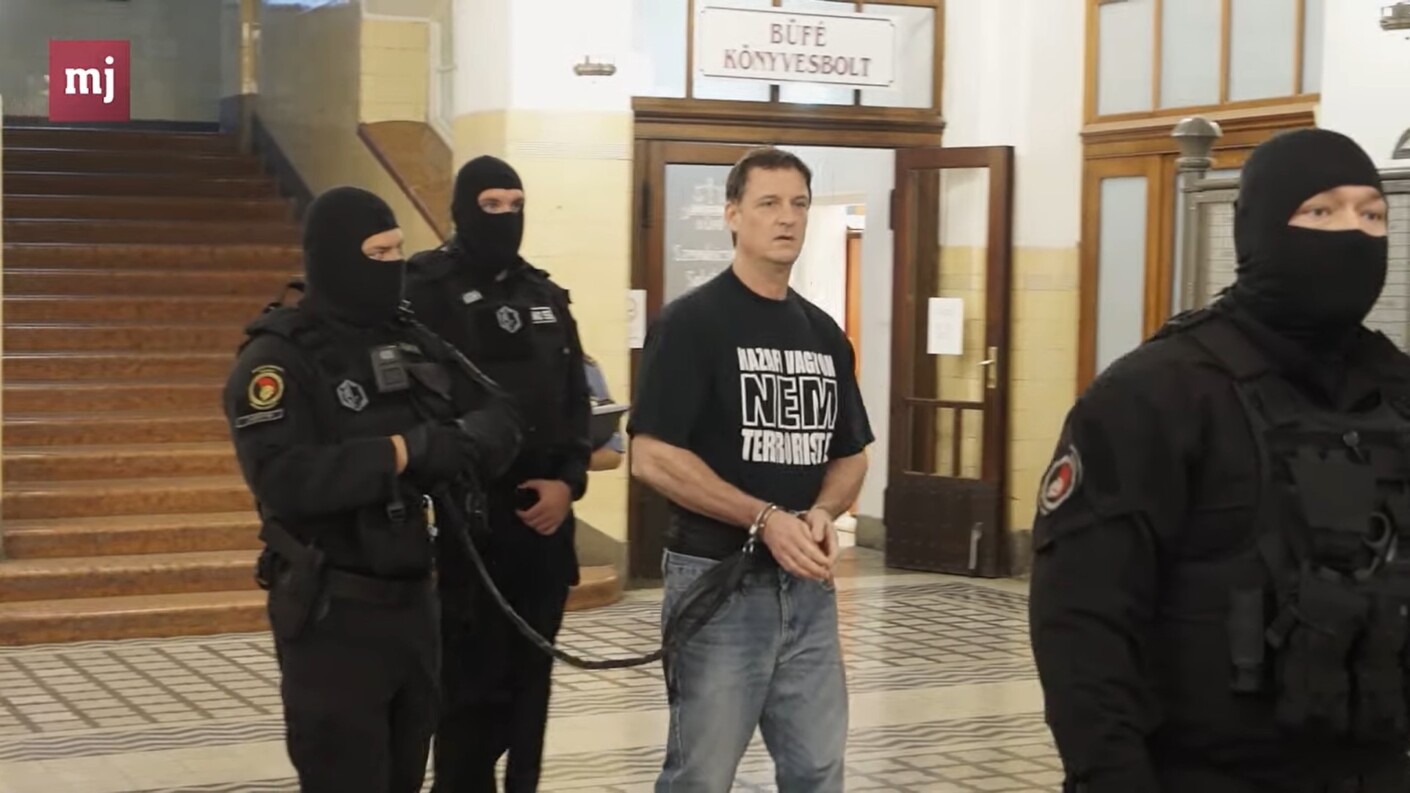 "Ez egy koncepciós eljárás" - ismét bíróság előtt Budaházy (videó)