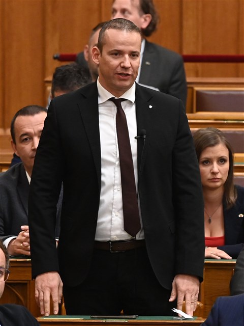 Toroczkai: a kormány továbbra is az oligarchákat védi (videó)