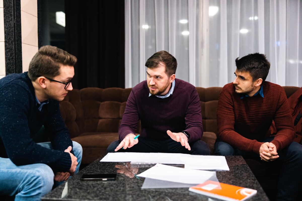 Államférfi - a Momentum képviselői egy óvóhelyen "tapasztalják az agressziót" Kijevben