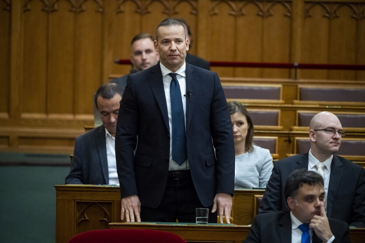 Toroczkai: védelmet a magyaroknak, drogtesztet a politikusoknak!
