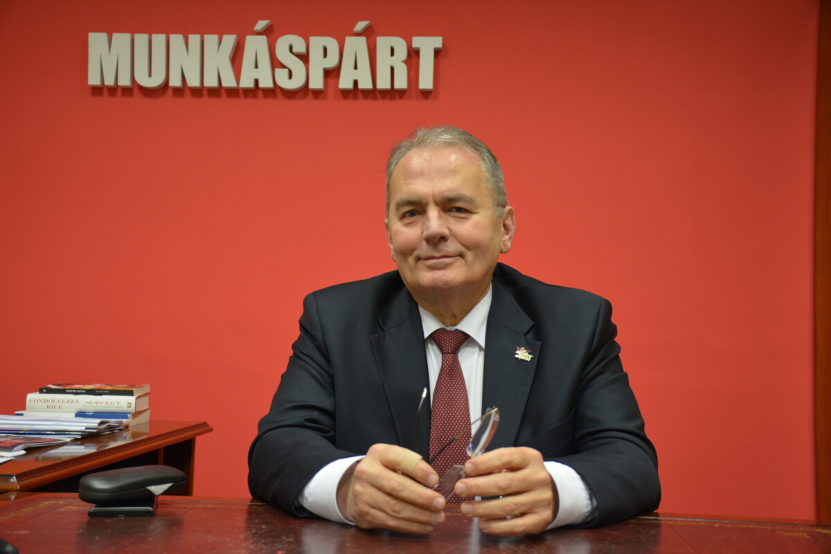 Thürmer Gyula: A kormány nyíltan beavatkozott a háborúba Ukrajna oldalán