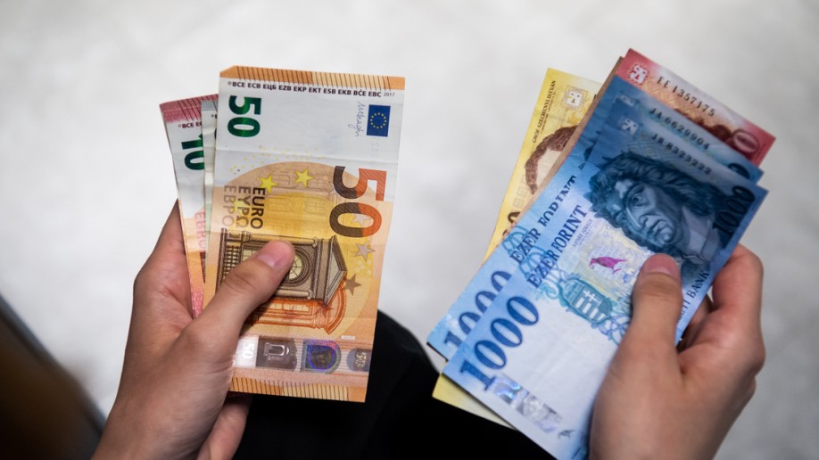 Egyre kevesebbet ér a magyarok munkája