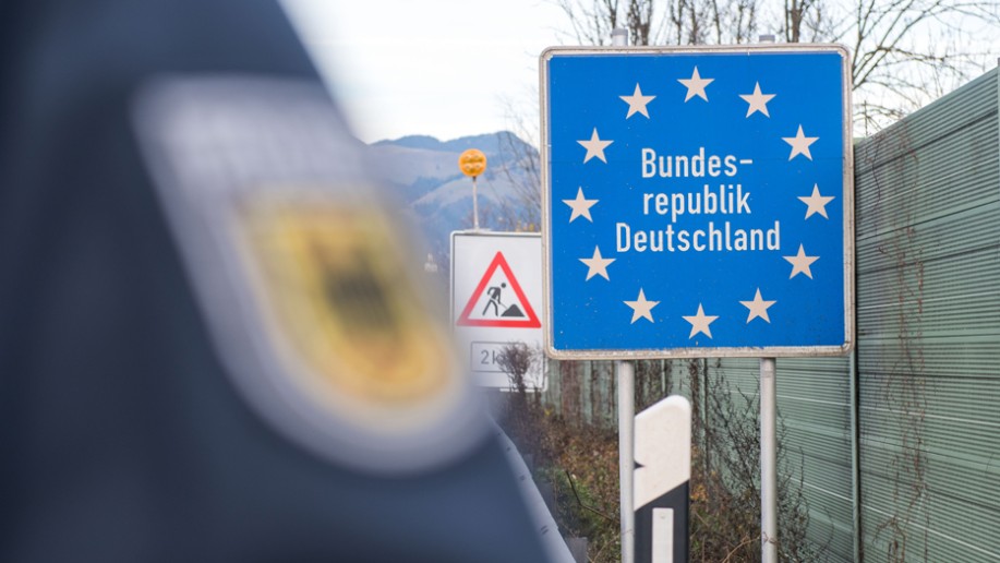 Több mint napi 200 illegális bevándorló érkezik Németországba