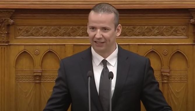 Toroczkai az országgyűlésben: a Fidesznek itt a lehetősége színt vallani (+VIDEÓ)
