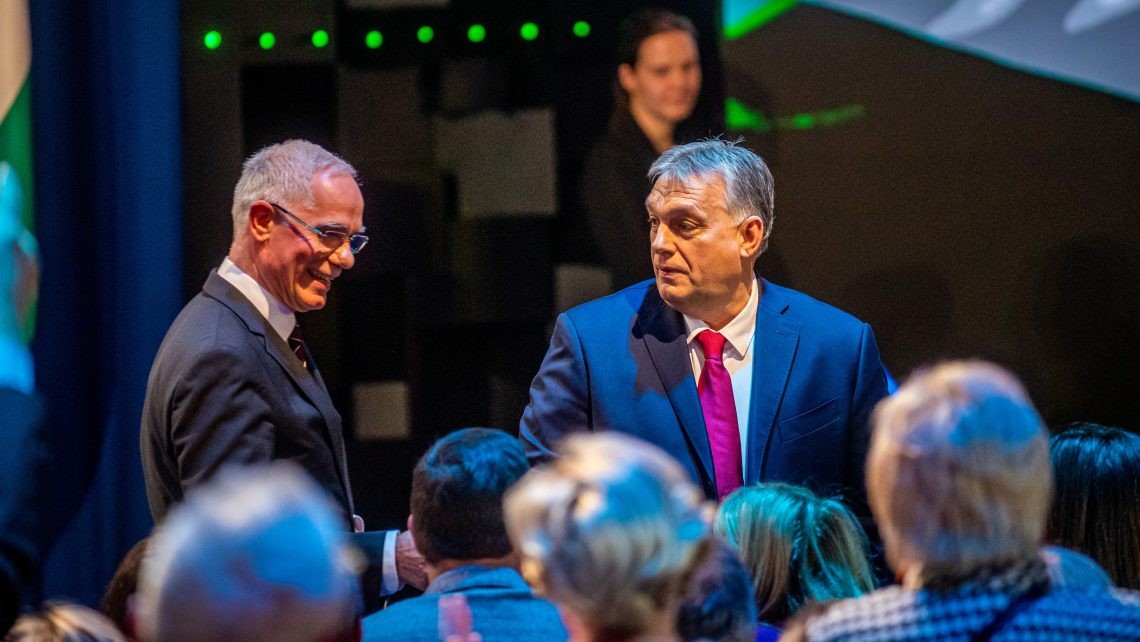 Az Orbán-kormány volt minisztere attól tart, hogy a tanárok tömegesen hagyhatják el az egyházi iskolákat az alacsony bérek miatt