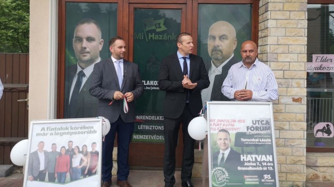 Irodát avatott Hatvanban a Mi Hazánk
