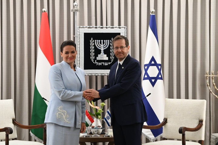 Novák Katalin is megérkezett: a magyar államfő "határozottan elítéli" a Hamász támadását