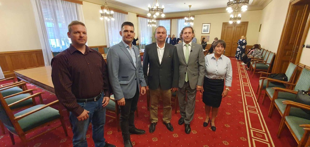 A Fidesz nem akarja, hogy több magyar legyen a csapatsportokban