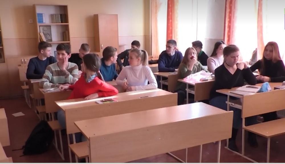 Ukrán Oktatási minisztérium: az oktatási intézmények alkalmazottainak munkaidőben ukránul kell beszélniük