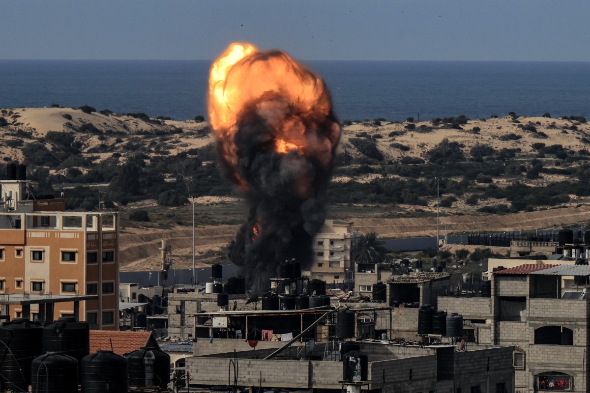 Izrael tovább lövi a "terroristákat"