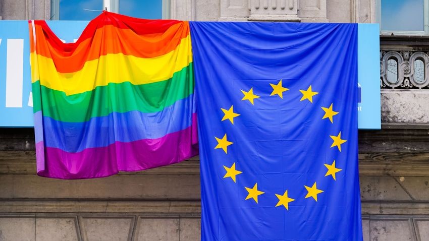 Az EU szerint a civil társadalom elfojtását jelenti az LMBTQ-mozgalom oroszországi betiltása